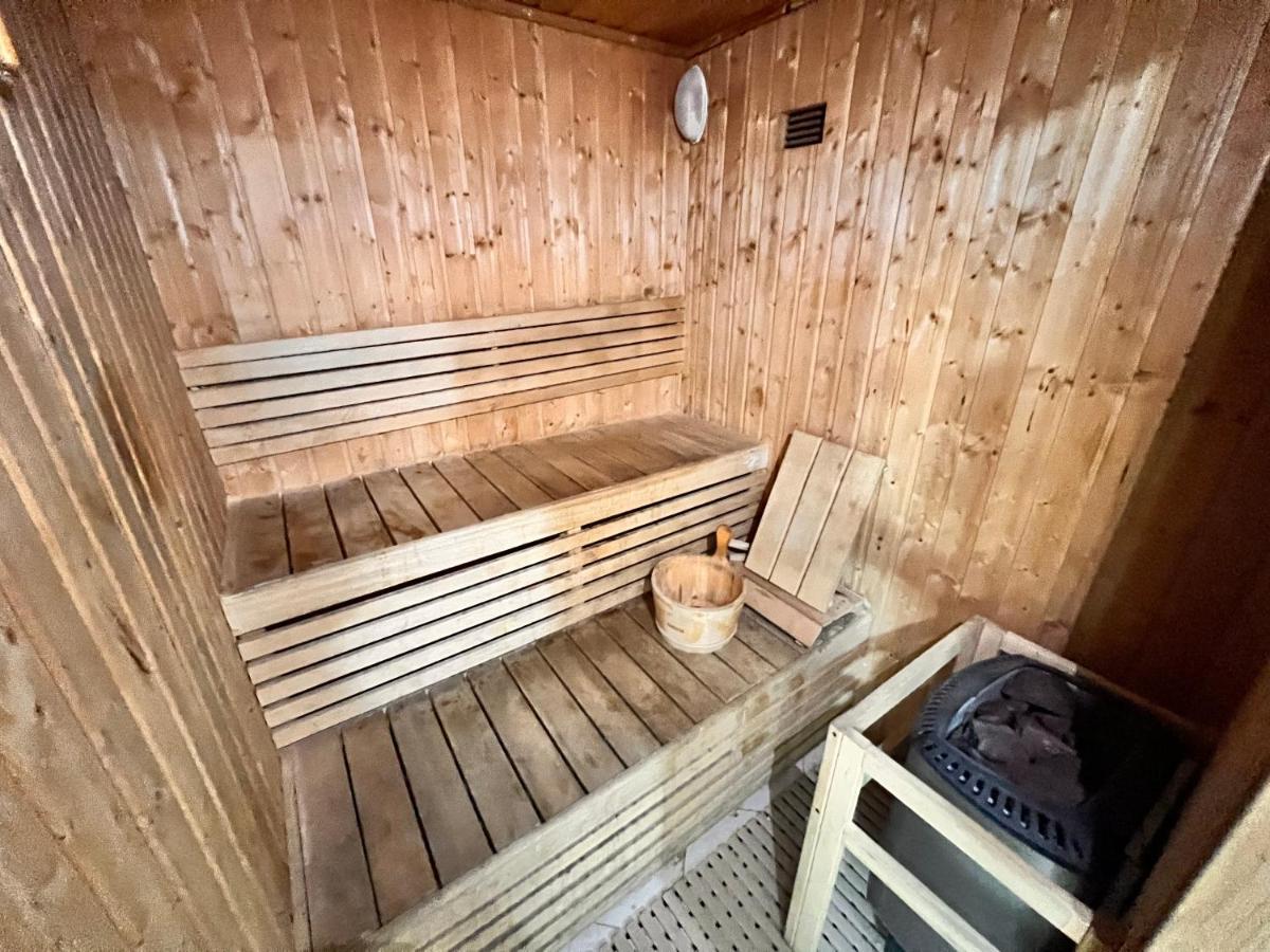 Lovely Unit With Marina View Villa Дубай Екстериор снимка