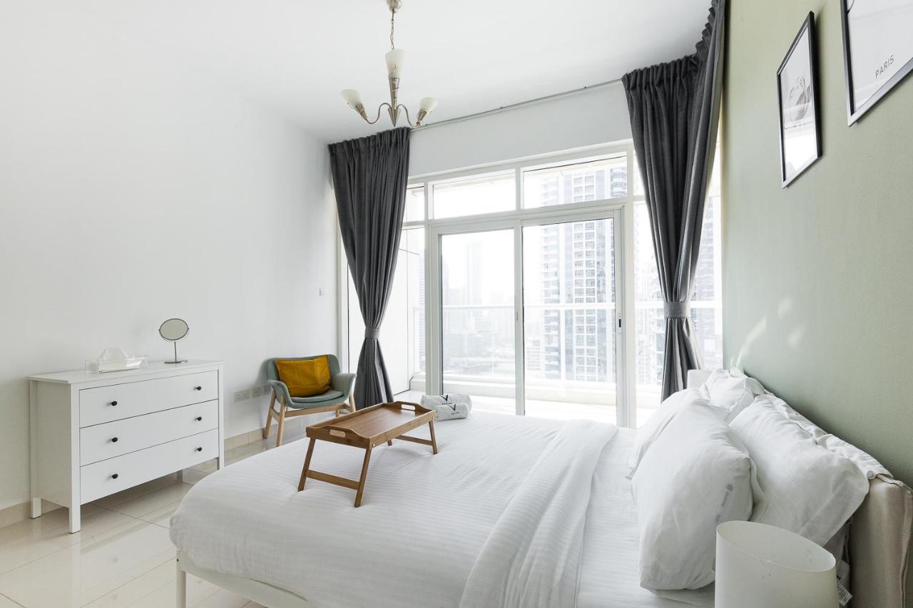 Lovely Unit With Marina View Villa Дубай Екстериор снимка