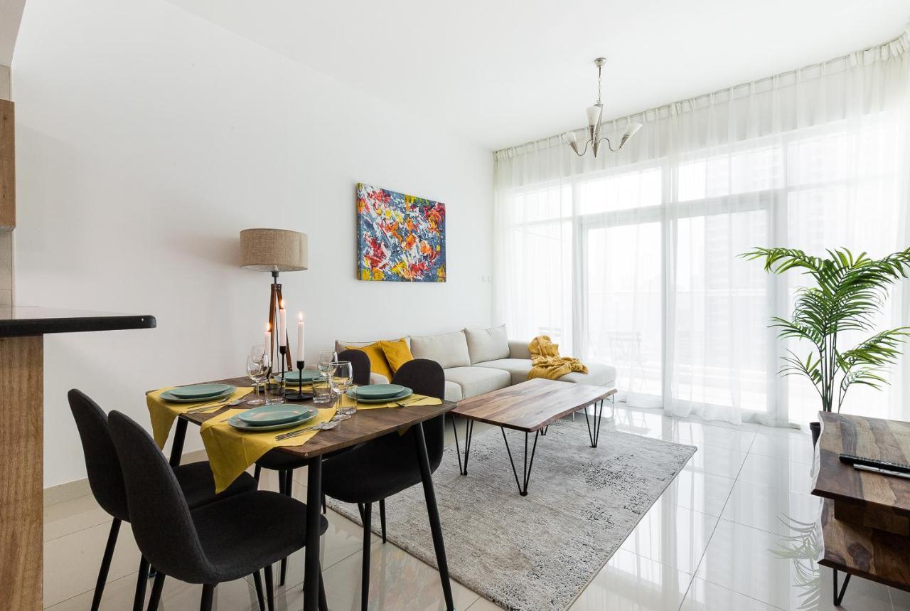 Lovely Unit With Marina View Villa Дубай Екстериор снимка