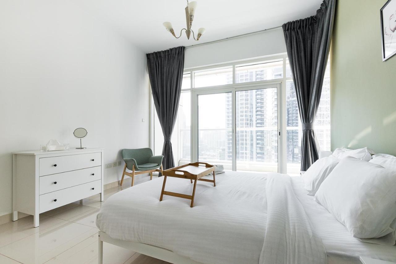 Lovely Unit With Marina View Villa Дубай Екстериор снимка