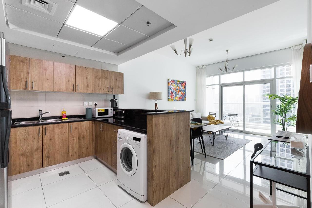 Lovely Unit With Marina View Villa Дубай Екстериор снимка
