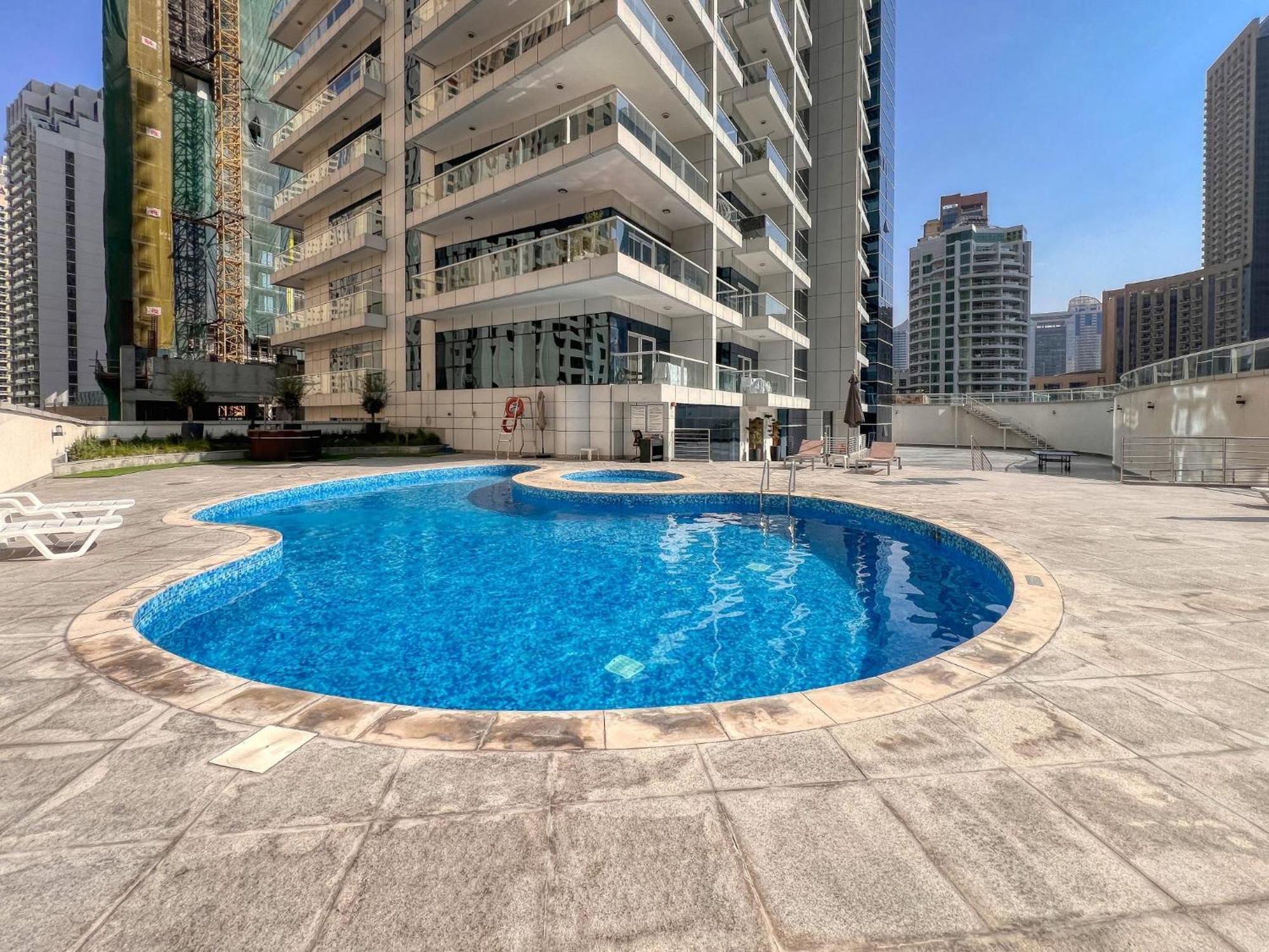 Lovely Unit With Marina View Villa Дубай Екстериор снимка